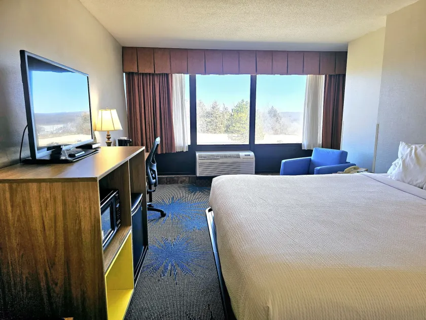 Days Inn by Wyndham Rolla - Image 1