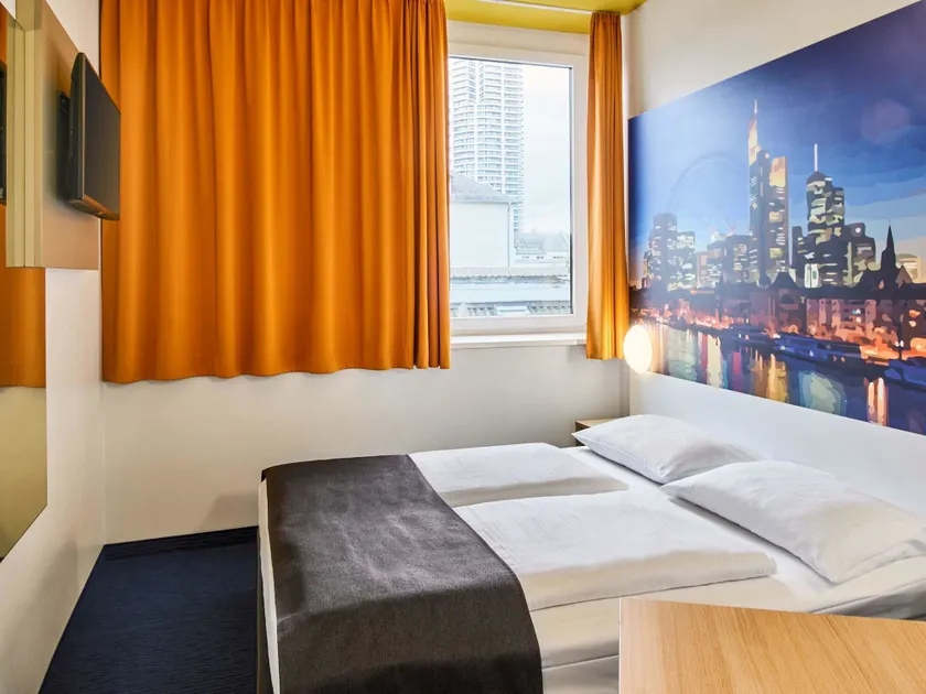 B&B HOTEL Frankfurt-Hbf - Image 1
