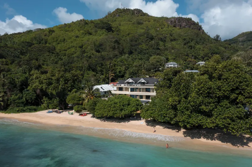 Crown Beach Hotel Seychelles - Image 1