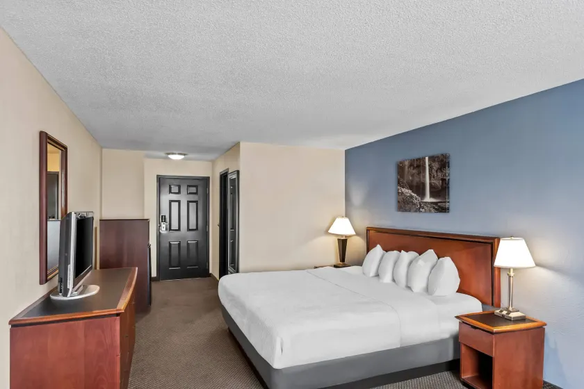 Rodeway Inn - Image 1