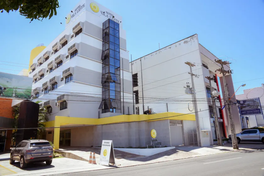 Hotel Vila Leste - Image 1