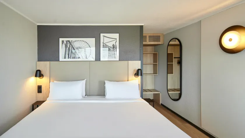 Hôtel Campanile Cergy Pontoise - Image 1