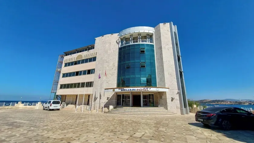 Club Rose Bay Hotel - Image 1