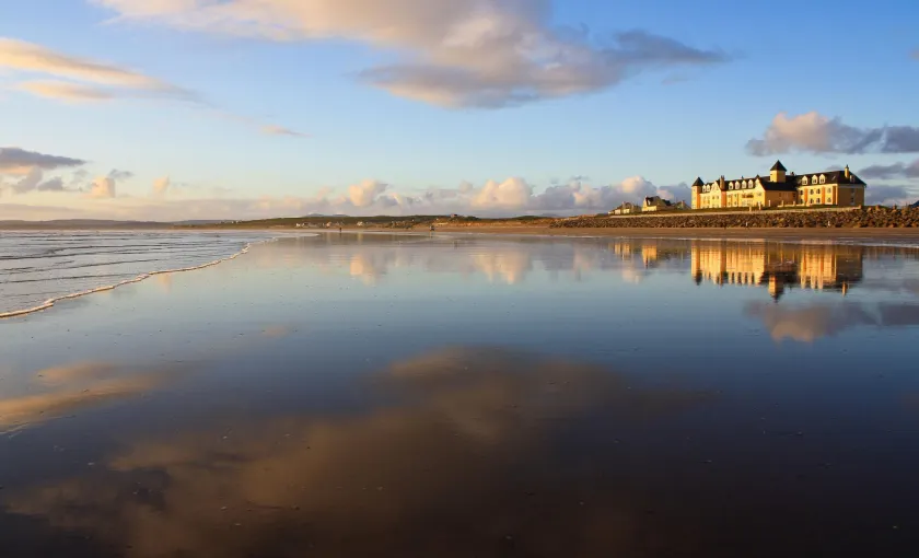 Sandhouse Hotel - Image 1
