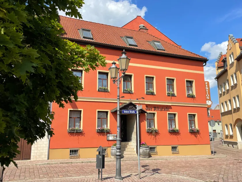 "Zur Altstadt - Am Fuße der Osterburg" Gaststätte, Pension, FEWO - Image 1