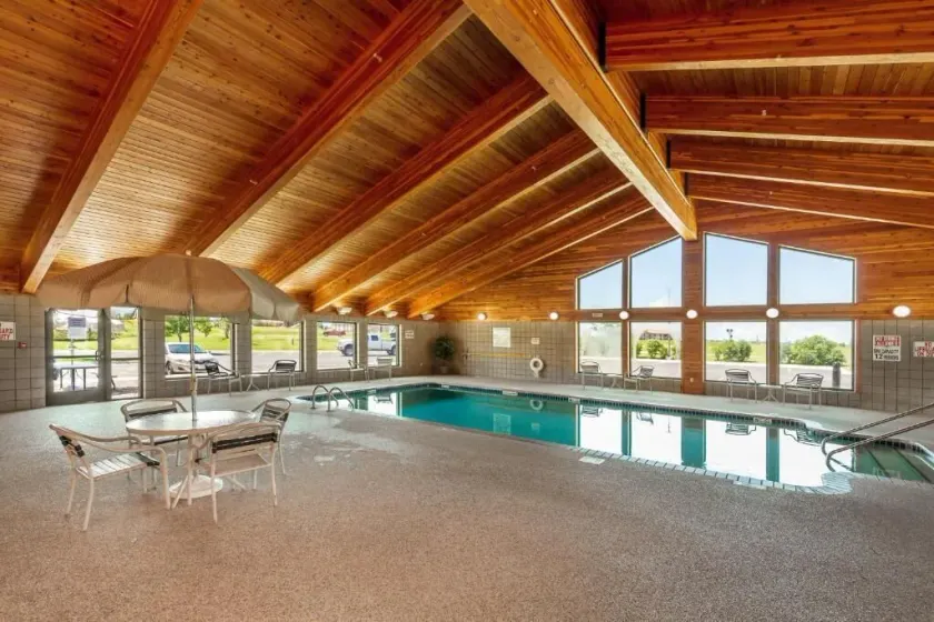 MountainView Lodge and Suites - Image 1
