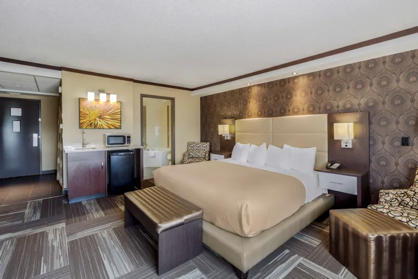 Best Western Plus Edmonton Airport Hotel - Image 1