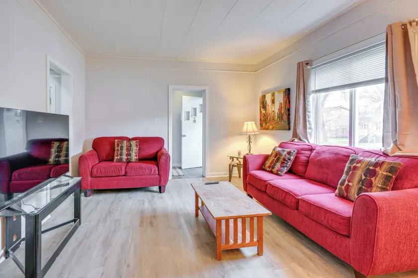Walk to Old Town Saginaw! Charming Retreat w/ Yard - Image 1