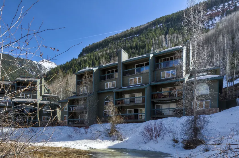 Riverside Condos D01 by AvantStay - Image 1
