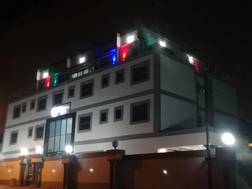 Garden Top Hotel - Image 1