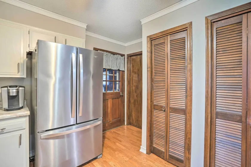 Serene Johnson City Home w/ Mountain Views - Innvendig