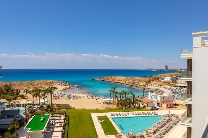 Chrysomare Beach Hotel & Resort - Image 1