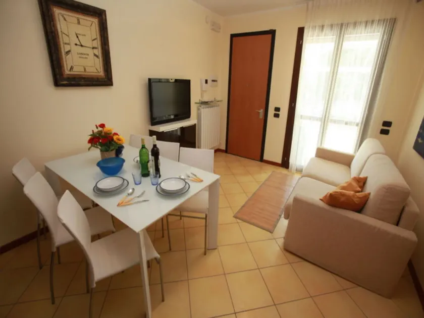 Beautiful Apartment In Rosolina Mare With Wifi - Image 1