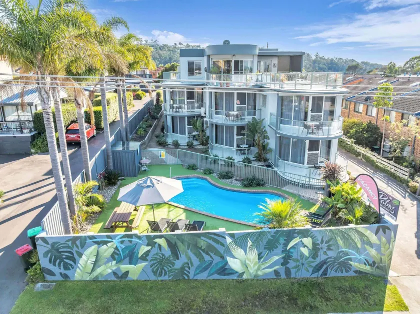 The Palms Apartments - Image 1