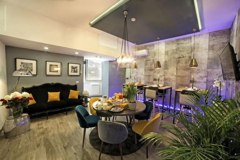 Bourbon House - Image 1