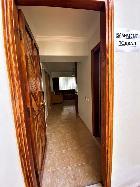 Erol Apart - Image 1