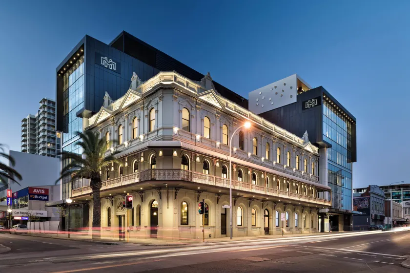 The Melbourne Hotel - Image 1