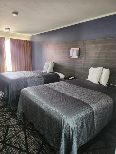 Americas Best Value Inn Forest - Image 1