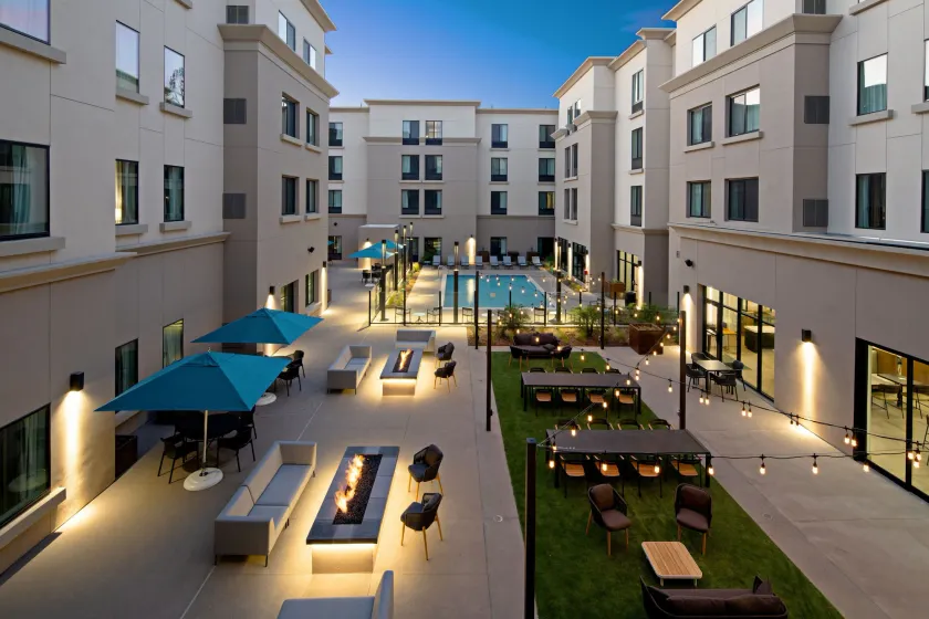 SpringHill Suites by Marriott Valencia - Image 1