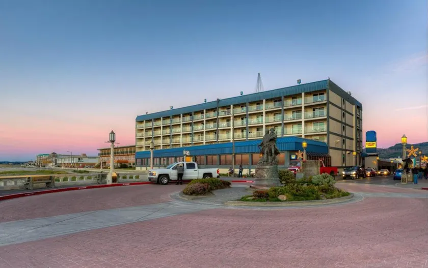 Promenade Inn & Suites Oceanfront - Image 1