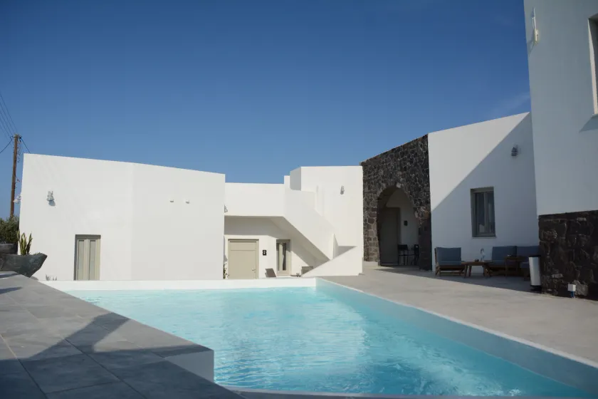 Noir Santorini - Image 1