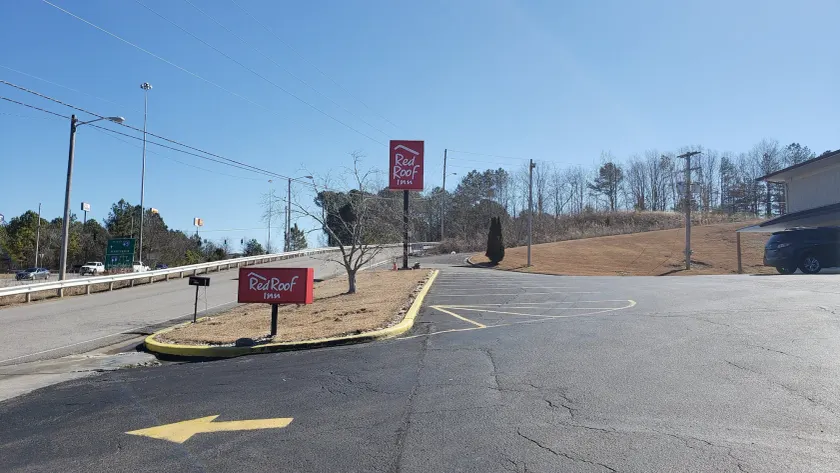 Red Roof Inn Cullman - Image 1