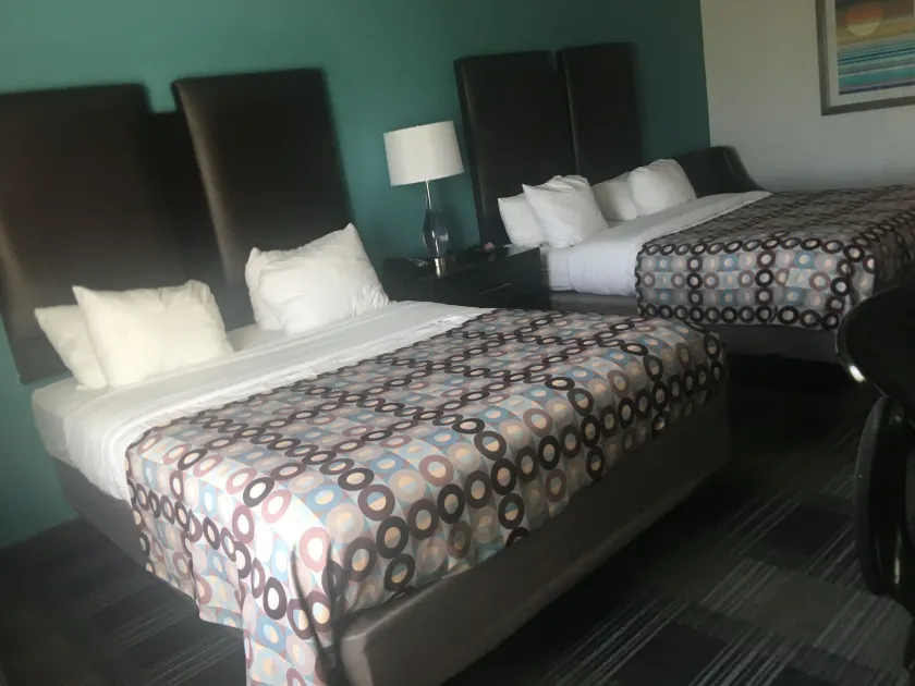 Days Inn by Wyndham Alva - Image 1