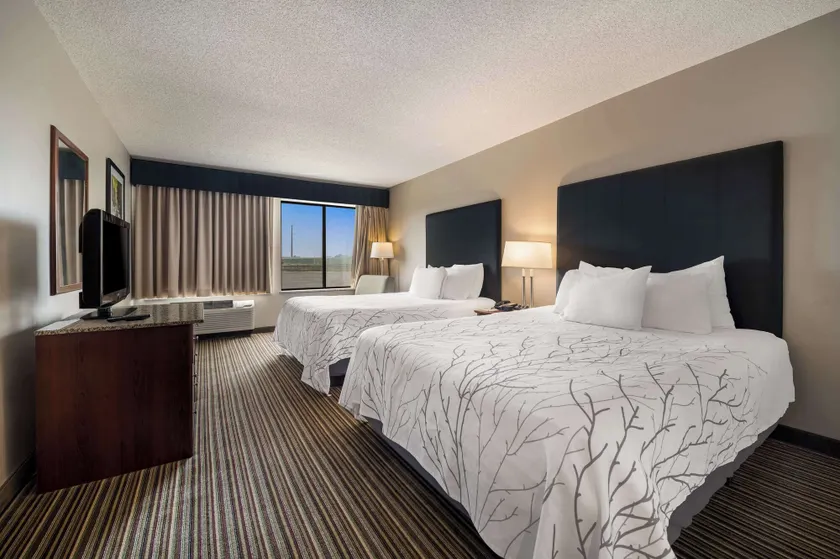 Best Western Park Oasis Inn - Image 1