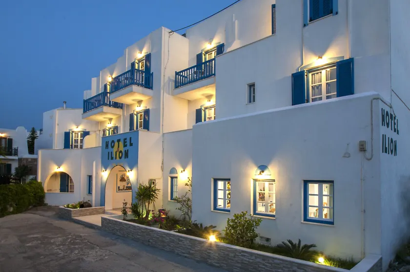 Ilion Hotel - Image 1