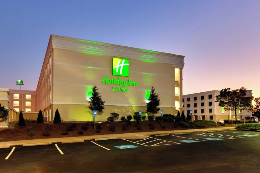 Holiday Inn & Suites Atlanta Airport North by IHG - Image 1