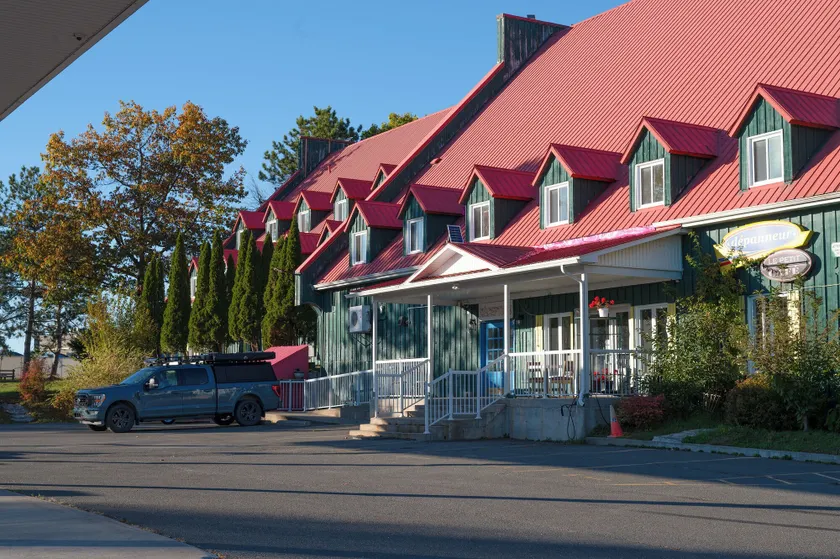 Hôtel Cowansville - Image 1