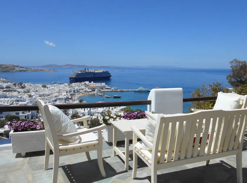 La Veranda of Mykonos Traditional Guesthouse - Image 1