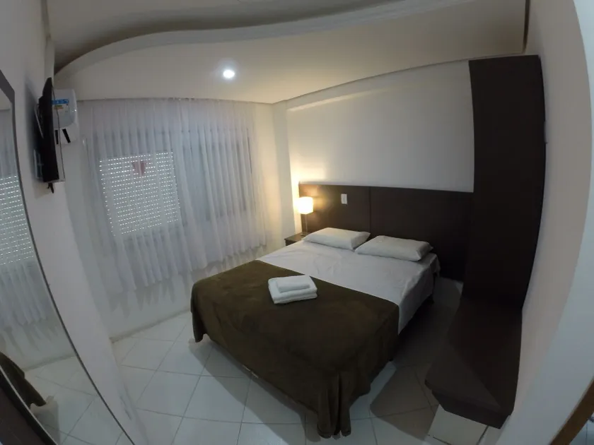 HOTEL DO CENTRO 100m SANTA CASA, UFRGS, ARAÚJO VIANA, PET'S FRIENDLY!!! - Rom