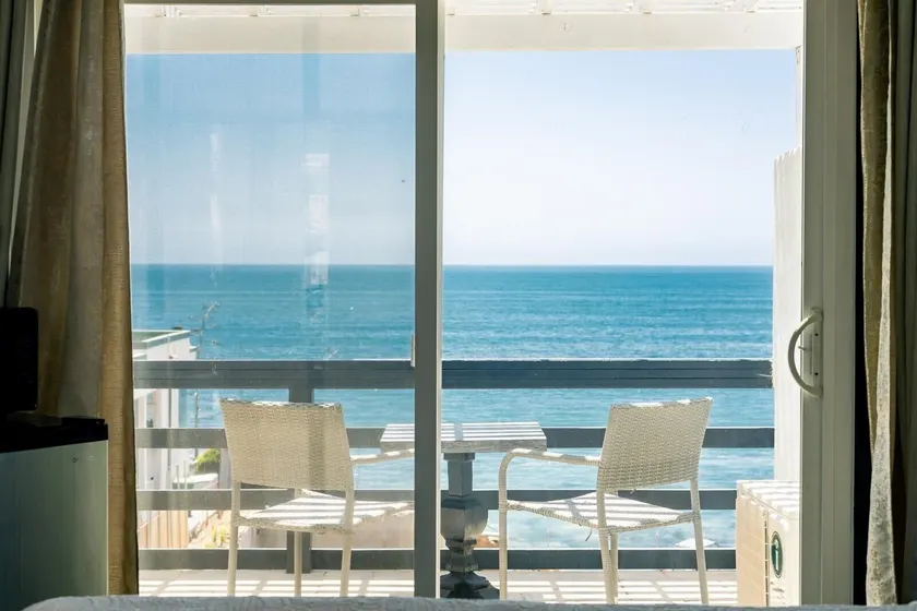 Laguna Cove Hotel - Image 1