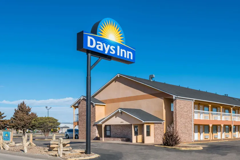 Days Inn by Wyndham Russell - Image 1