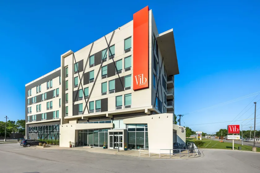 Vīb Best Western Springfield - Image 1