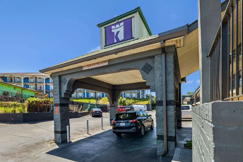 Knights Inn Antioch - Image 1