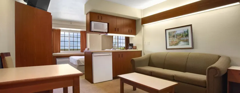Microtel Inn & Suites by Wyndham Rice Lake - Image 1