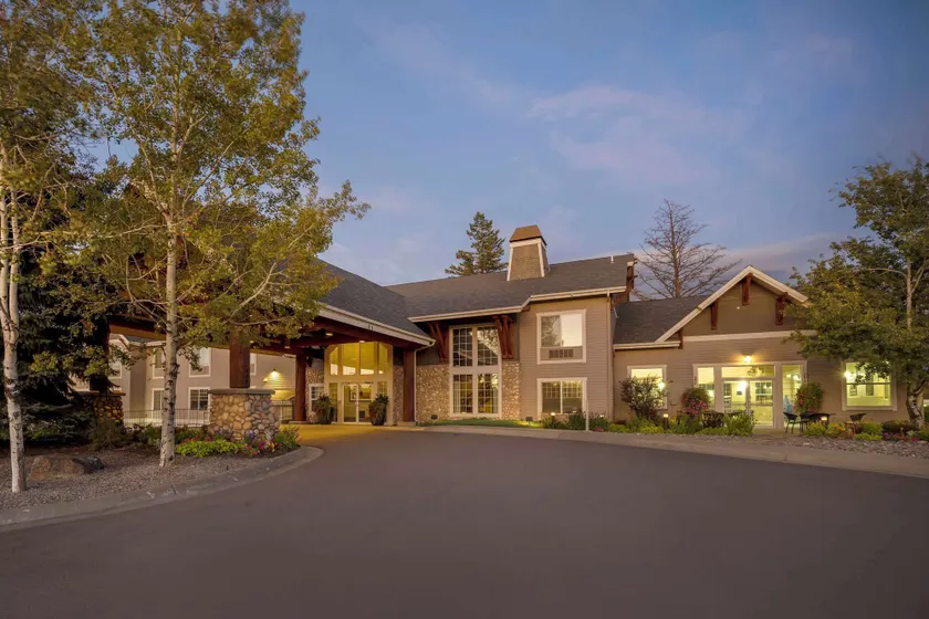 Best Western Plus Kalispell/Glacier Park West Hotel & Suites - Image 1