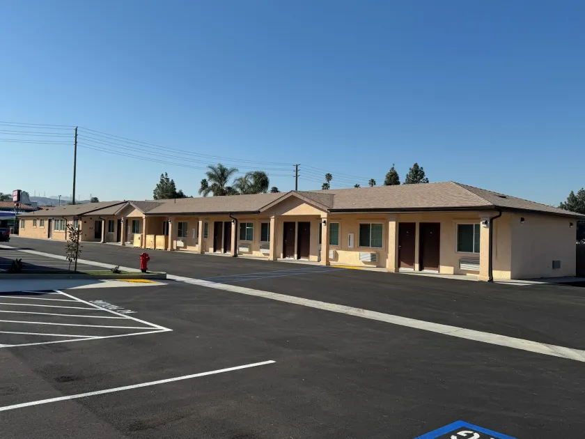 Dutch Motel - Image 1