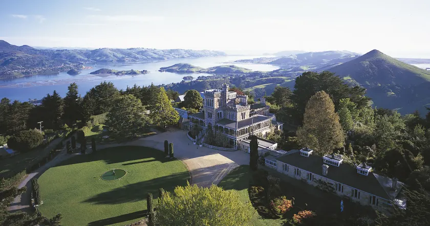 Larnach Lodge & Stable Stay - Image 1