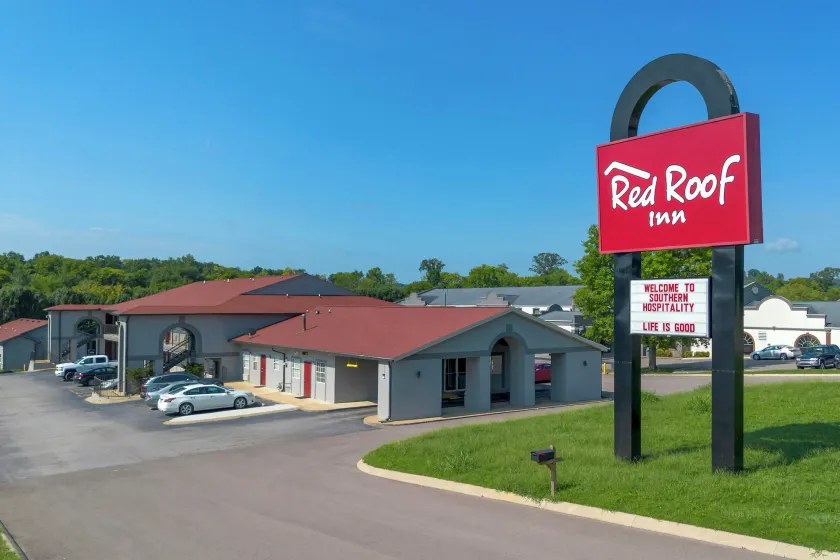 Red Roof Inn Columbia, TN - Image 1