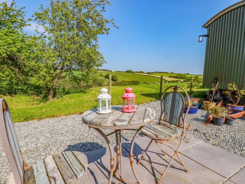 Puddle Duck Shepherds Hut - Image 1