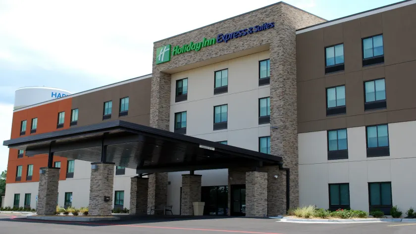 Holiday Inn Express & Suites White Hall by IHG - Image 1