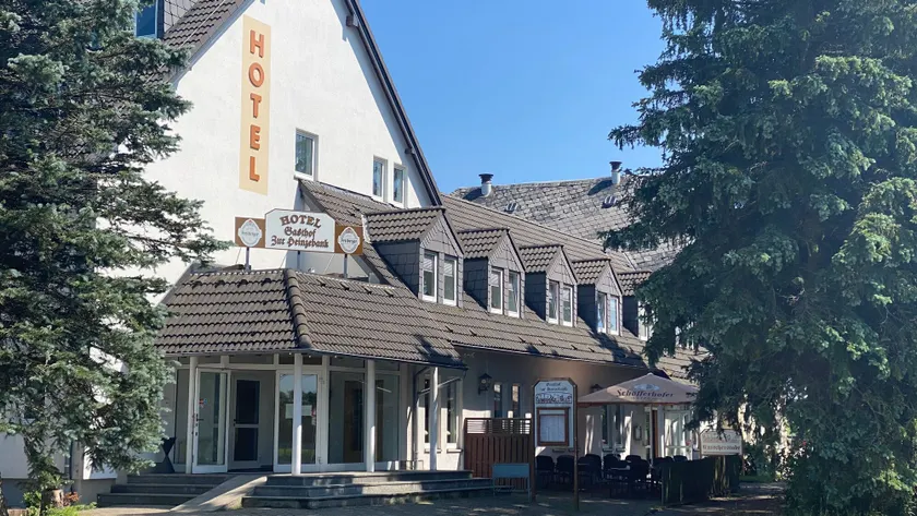 Hotel Gasthof zur Heinzebank - Image 1