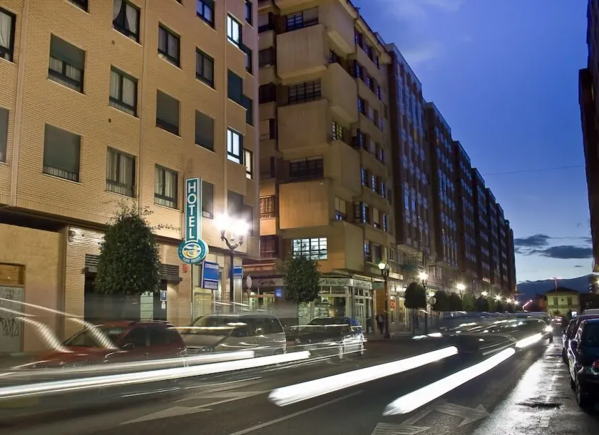 Hotel Playa Poniente - Image 1