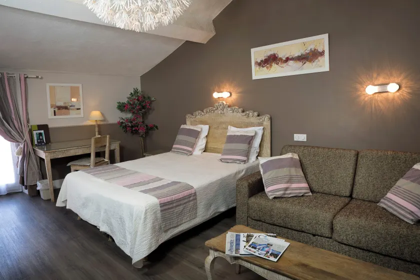 Hotel Toppin - Image 1