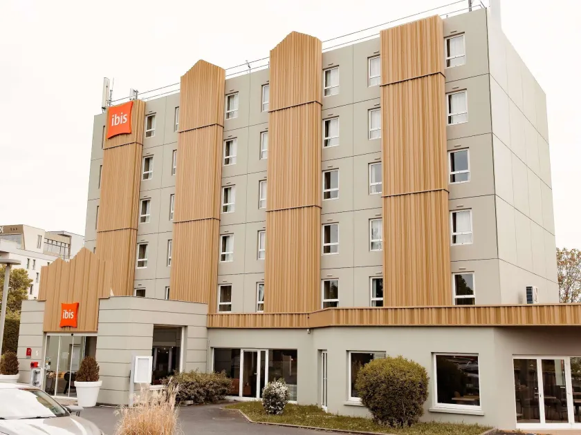 ibis Clermont Ferrand Sud Carrefour Herbet - Image 1
