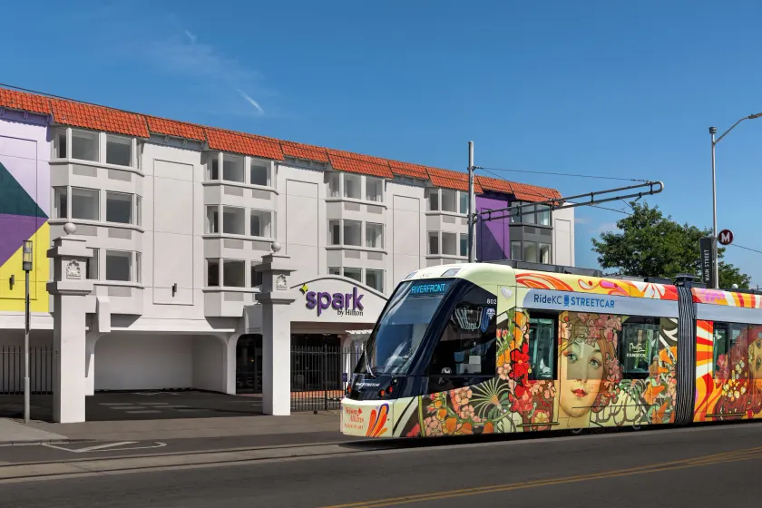 Spark by Hilton Kansas City Plaza Streetcar - Image 1