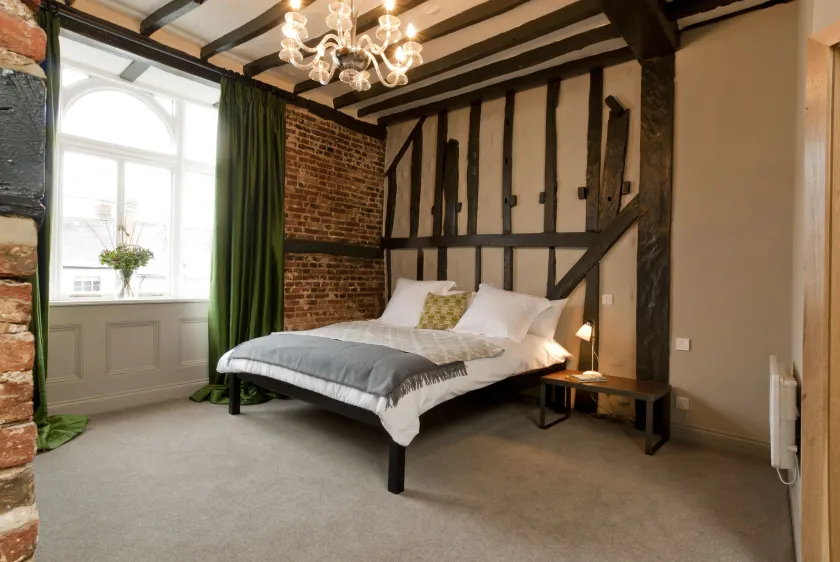 Kings Arms Hotel - Image 1